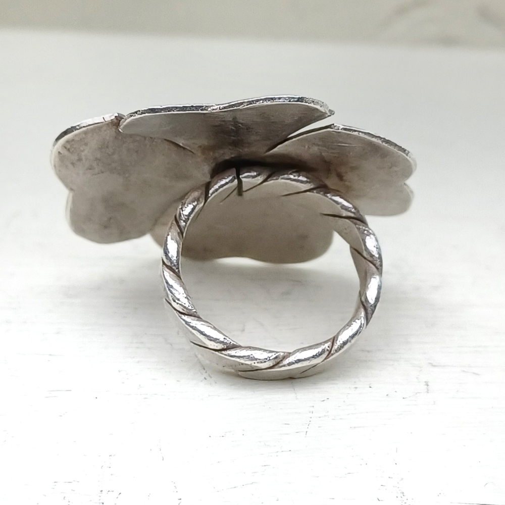 Large Flower Silver Ring - Picture 6 of 12
